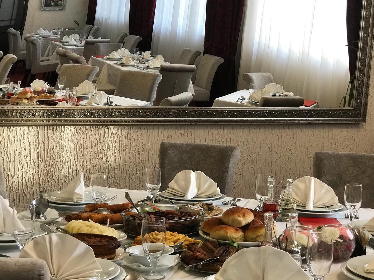 Golden Inn Hotel Majdanpek Esterno foto